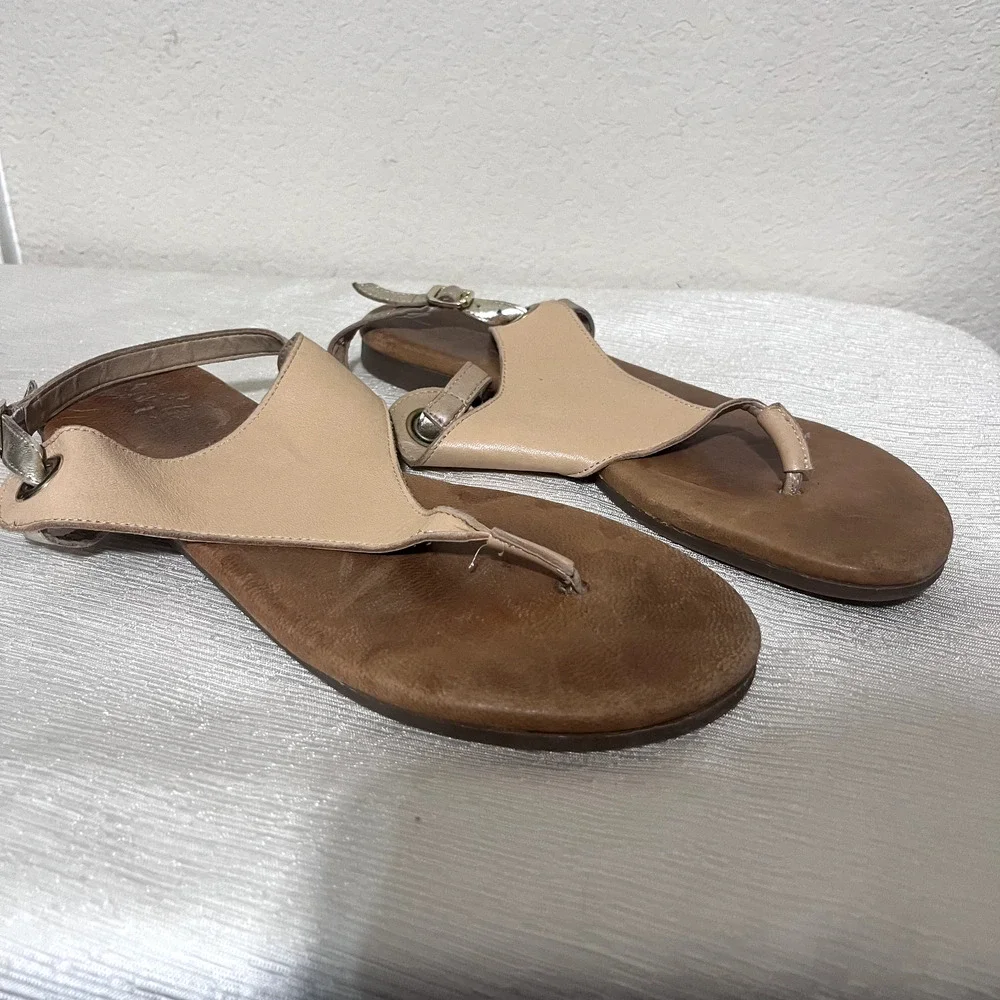 Sophia Milano Womens‎ 10 Beige Italian Leather Thong Sandals butter soft gold